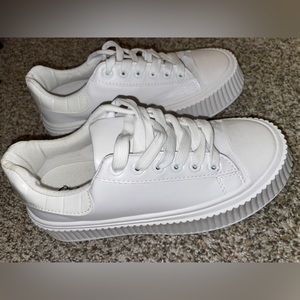 Women’s shoes